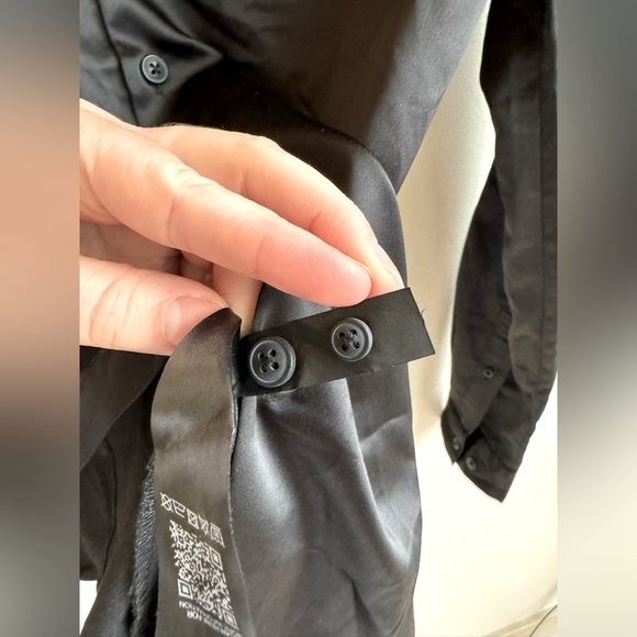 ASOS Design Sleek Button-Down Dress Shirt Black Satin Size Medium - Picture 3 of 9